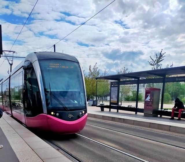 tram.jpg